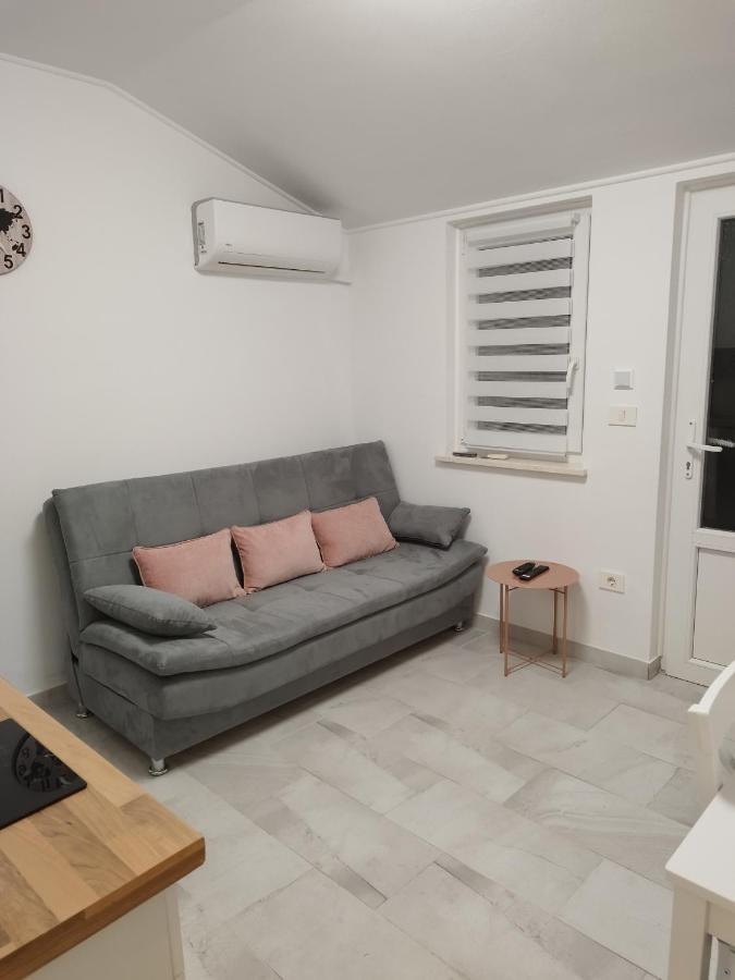 Tonis Apartment Buje Ngoại thất bức ảnh