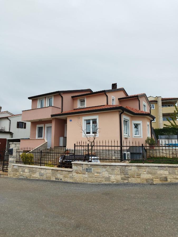 Tonis Apartment Buje Ngoại thất bức ảnh